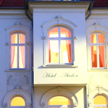 מלון The Avalon - Altstadt 3*